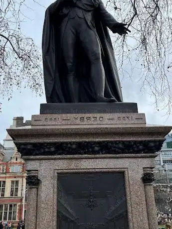 Photo de George Canning Statue