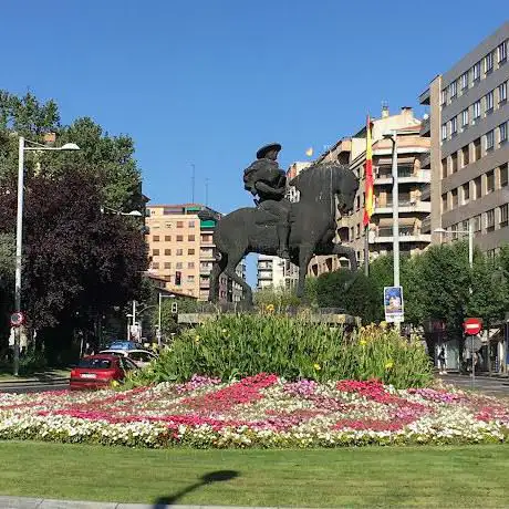 Photo de Monumento al Vaquero Charro (Montaraz a caballo) . Escultor : Venancio Blanco