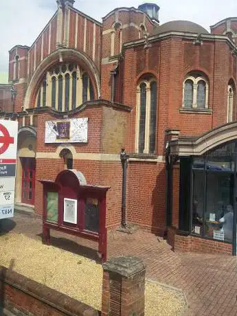 Photo de Lantern Methodist Church Raynes Park