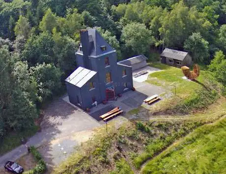 Photo de Le Château du Bois - Land Art Nassogne