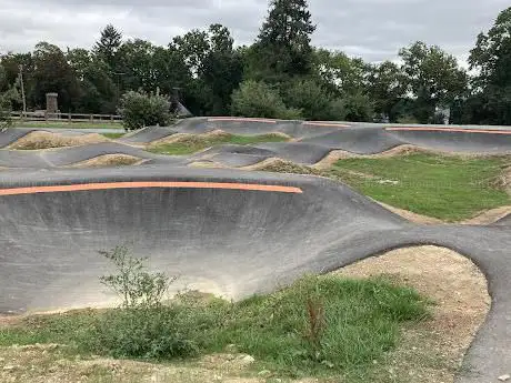 Skatepark  Pumptrack, jump line