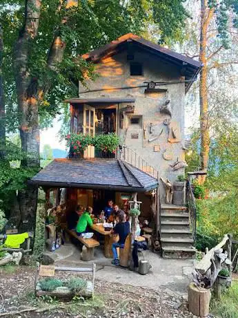 Photo de Bosco e sculture del Roccolo Zuccone