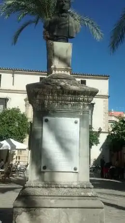Busto de Rafael Rivero