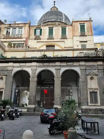Photo de Chiesa dell'Ascensione a Chiaia