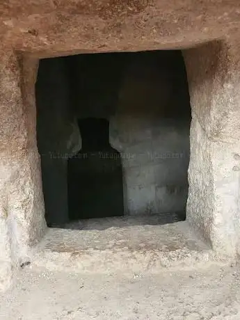 â€¢ Domus de janas di Monte Siseri I o di S'Incantu