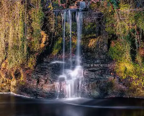 Photo de East Calder Waterfall