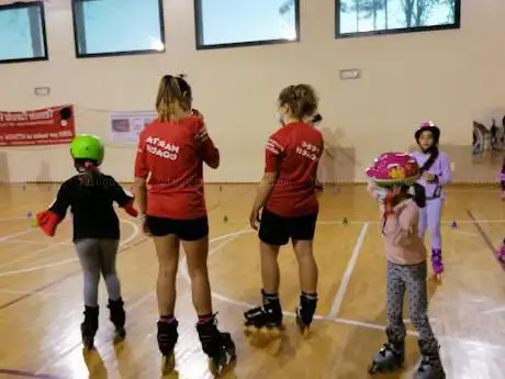 Photo de Scuola e corsi di pattinaggio in linea freestyle Skyline