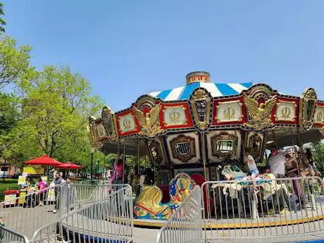 Photo de Boston Common Carousel