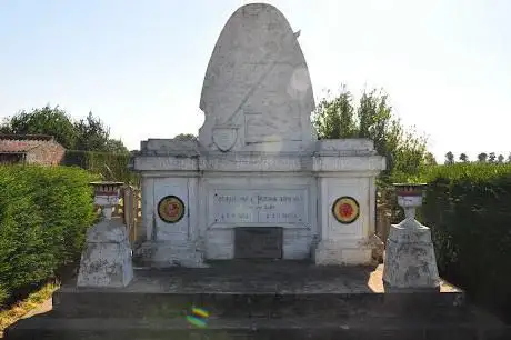 Monument aux Morts Genie II