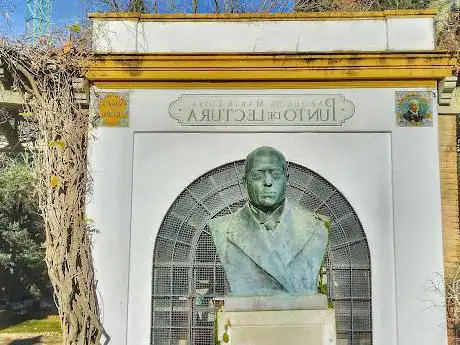 Busto de Luca de Tena