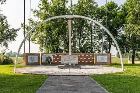 Monumento ai Paracadutisti (Memoriale dell'Operazione Herring)