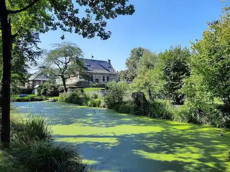 Photo de Kasteel Daalbroek en hoeve