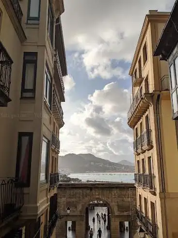 Photo de Mirador De La Entrada De La Calle Puerto