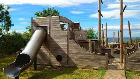 Photo de Pirate ship playground