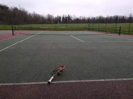 Photo de Tennis courts