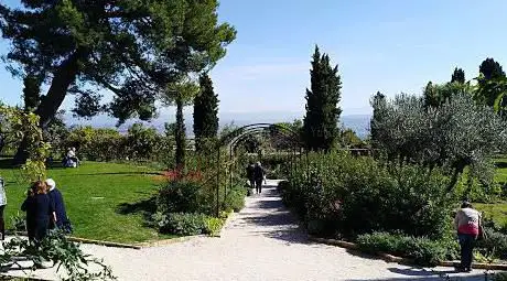 Photo de Orto sul colle dell'infinito