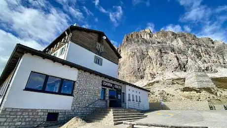Photo de Rifugio Auronzo