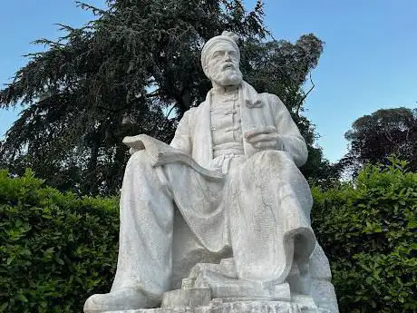 Photo de Statua del Ferdowsi