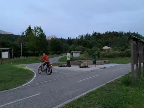 Photo de Bivio ciclabile Tarvisio / Radwegkreuzung Tarvis / KrižiÅ¡Äe kolesarskih poti Trbiž / Beorcje ciclabile Tarvis