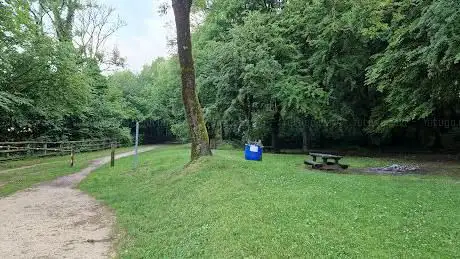 picnic table