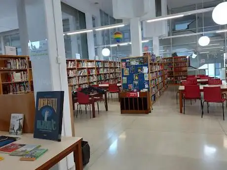 Photo de Public Library in Granada