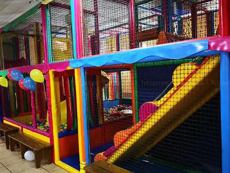 Photo de Acho Park Playground