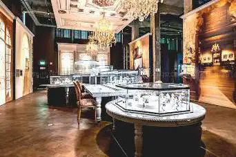 Photo de DIVA, museum voor diamant, juwelen en zilver