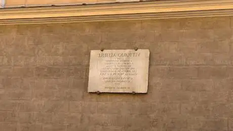 Lapide dedicata a Vittorio Alfieri