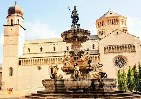 Piazza del Duomo di Trento