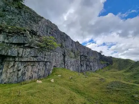 Ogof y Daren Cilau (cave)