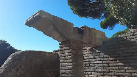 Mensola della sinagoga