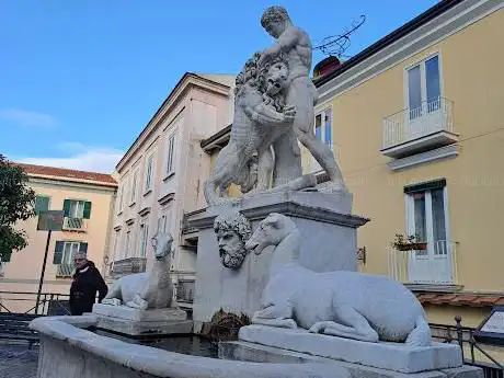 Fontana Dell'Ercole