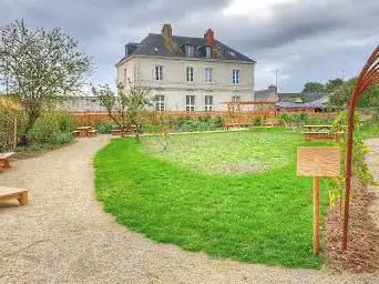 Photo de Hubertine-Auclerc Garden