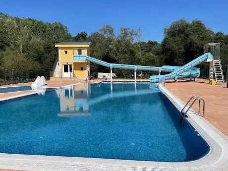 Piscina municipal de O Corgo