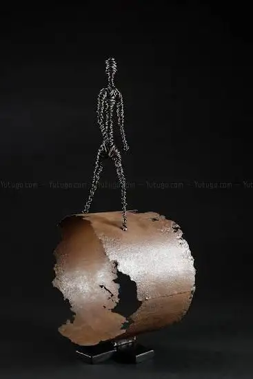 Photo de Joey Brusquet sculpteur métal