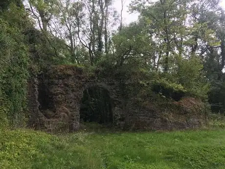 Photo de Llangybi Castle