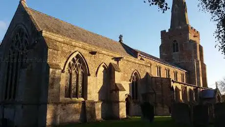 Photo de Parish Church of Saint Mary the Virgin