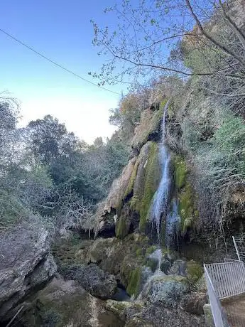 Photo de Les Escaules Pont de Molins