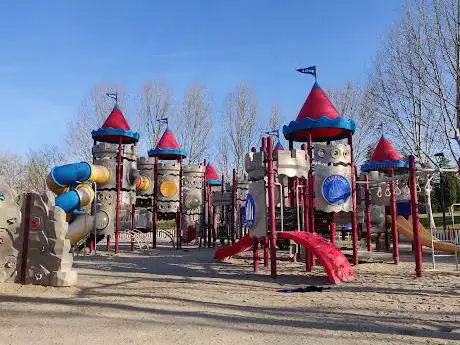 Photo de Parque Infantil (5 a 12 años)