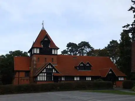 Photo de St Michael and All Angels Church