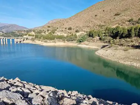 Photo de Mirador del embalse de Canales