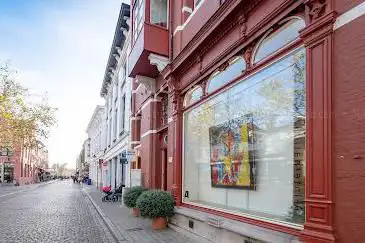 A-International Gallery