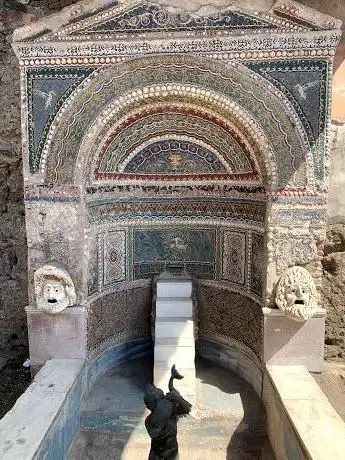 Photo de Esposizione dei Calchi Corporei delle Vittime dell'eruzione del 79 d.C.