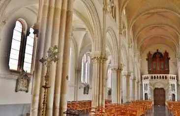 Église catholique Sainte-Colombe à Blendecques