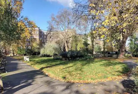 Photo de Saint Andrew's Gardens