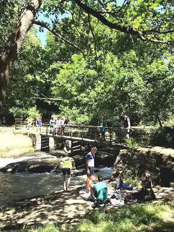 La passerelle du pont à Bouty