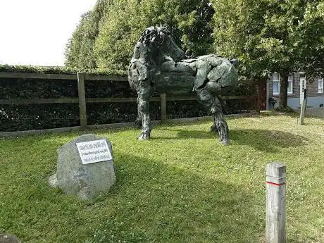 Den Dikken van Sesjans - beeldhouwwerk
