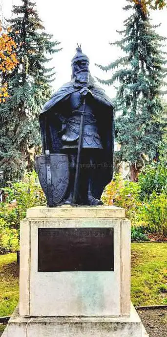 Skenderbeg statue (Albanais)