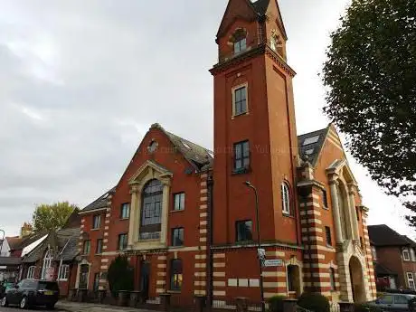 Photo de Cricklewood Baptist Church