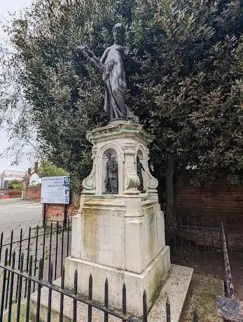 Photo de The Marlowe Monument Canterbury